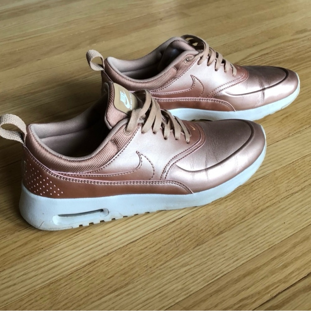 Nike Women's Rose Gold Thea